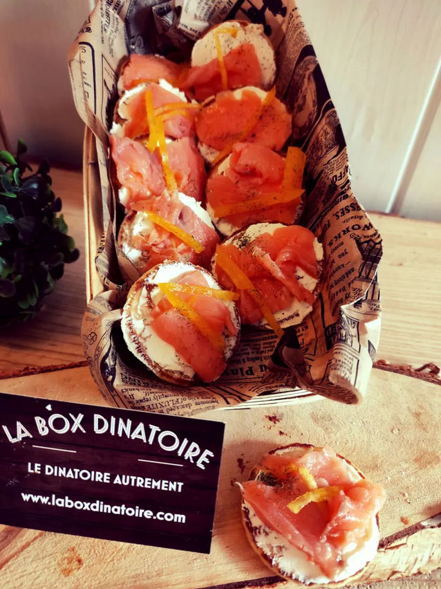 10 mini Blinis Saumon Fumé
